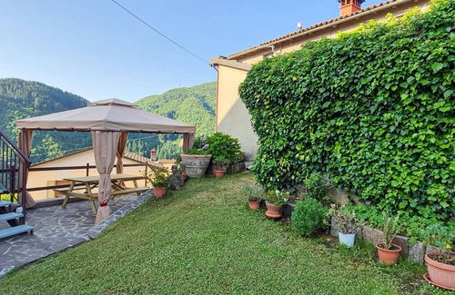 Camporgiano Apartment | 3 bedroom pet friendly apartment in Casciana di Camporgiano