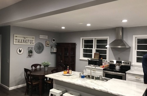Monteagle House | 3 bedroom 1 bath vacation home, sleeps 6 people.