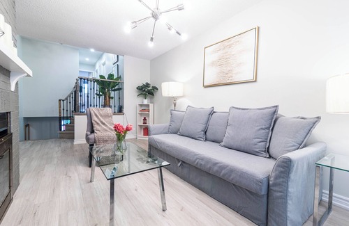 Clearview House | 3 Bedroom 2.5 Bathroom House with Pool Table, Swing, Outdoor BBQ & Gym