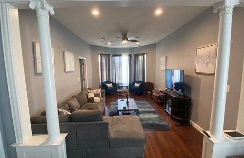 South Shore Apartment | 3 Bedroom 2 Bath beauty located steps away from Rainbow Beach, Metra stop, CTA.