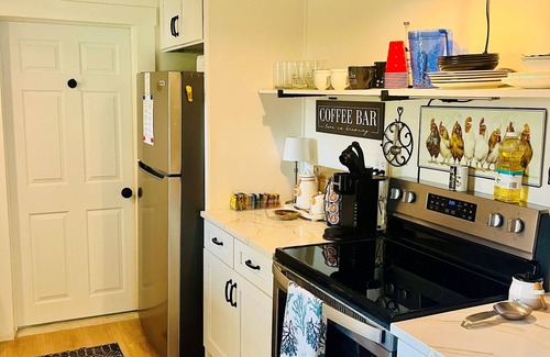 St. Petersburg - Clearwater House | 3-bedroom 2 bath Bungalow by the Bay in Clearwater! Close to Beach! Sleeps 6