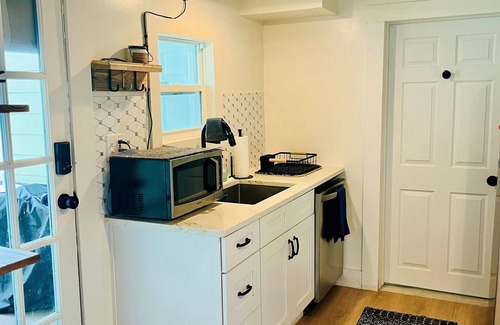 St. Petersburg - Clearwater House | 3-bedroom 2 bath Bungalow by the Bay in Clearwater! Close to Beach! Sleeps 6