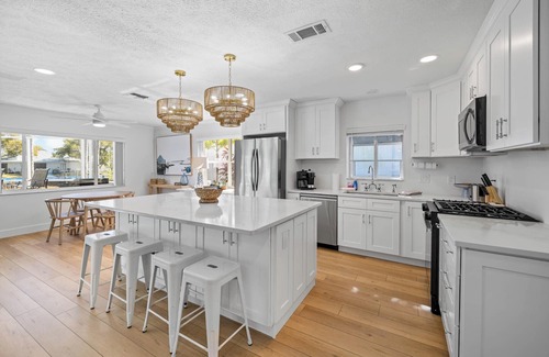 Spring Hill House | 3 Bedroom 2 Bath heated pool home w/table tennis