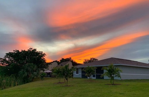 Cypress Lake Villa | 3 bedroom/2 bath home near Ft. Myers and Sanibel beaches.