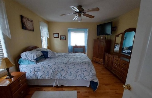 Leeds and the Thousand Islands House | 3 bedroom 2 bath house near ganaoque on the st lawrence river