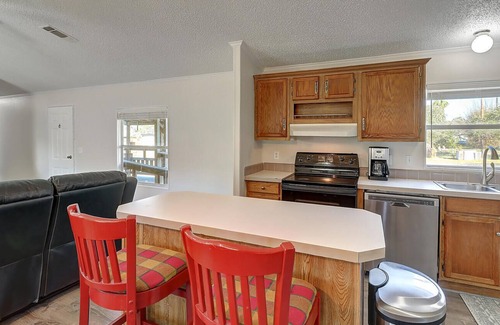 Rockport House | 3 bedroom, 2 bath hunting and fishing retreat in Holiday Beach!
