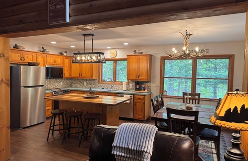 Old Forge House | 3 Bedroom, 2 Bath Secluded Old Forge Log Cabin