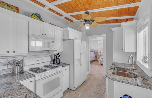 Summerland Key House | 3 bedroom 2 bath home located on Summerland Key airstrip with great boating.