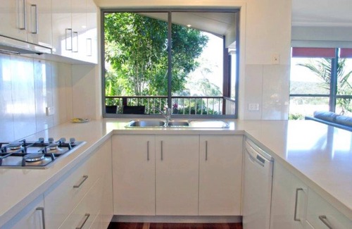 Agnes Water House | 3 Bedroom, 2 bathrooms. Ocean view, 5 minute walk to shops and beach