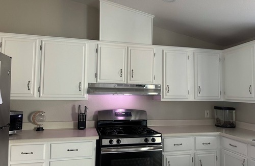 Vista Sandia House | 3-Bedroom, 2-Bathroom, Private Yard, Move-In Ready- WiFi, AC, Laundry, Parking