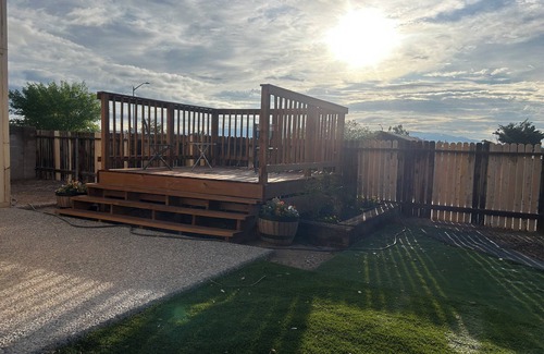 Vista Sandia House | 3-Bedroom, 2-Bathroom, Private Yard, Move-In Ready- WiFi, AC, Laundry, Parking