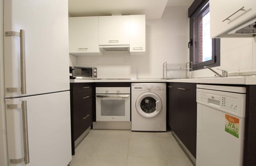 Adelfas Apartment | 3 bedroom 2 bathroom apartment wih pool in Atocha
