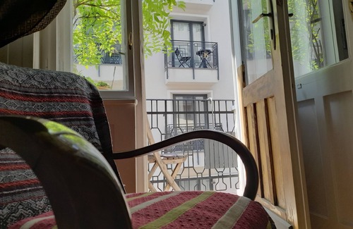 Erzsebetvaros Apartment | 3 bedroom 2 bathroom baclony suite at Opera , personal welcome & private tours