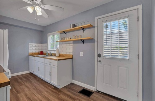 Columbus House | 3 Bedroom 2 Bathroom + Fenced yard