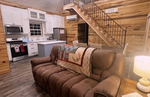 Crane Hill Cabin | 3-bedroom, 2-bathroom lake house on Lewis Smith Lake located in Crane Hill, AL