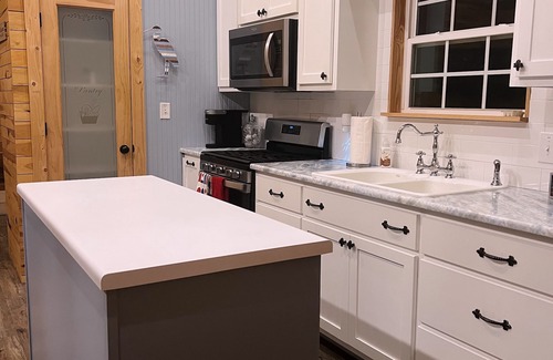 Crane Hill Cabin | 3-bedroom, 2-bathroom lake house on Lewis Smith Lake located in Crane Hill, AL