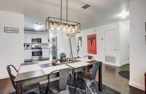 Austin House | 3 Bedroom 2 Baths House with 4 Beds near Tesla HQ