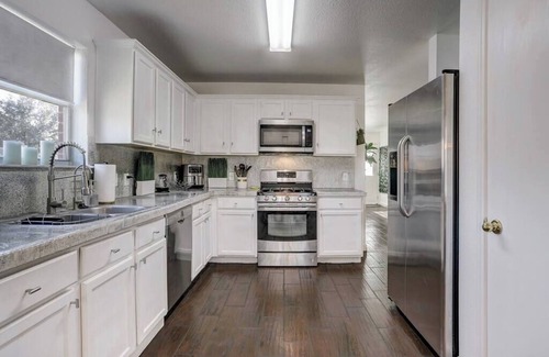 Austin House | 3 Bedroom 2 Baths House with 4 Beds near Tesla HQ