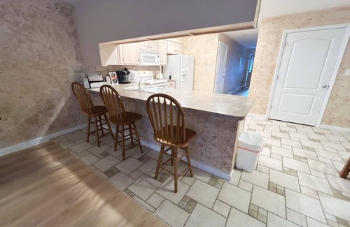 Benton Condo | 3 Bedroom, 3 Bath Condo