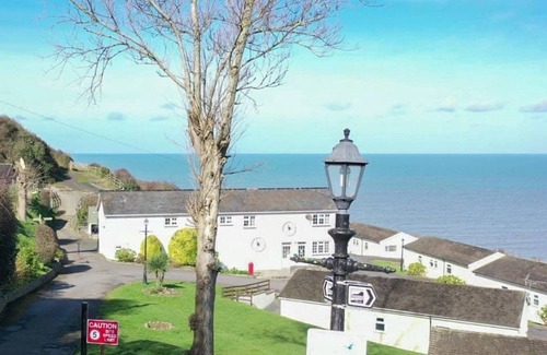 Aberaeron Cottage | 3 bedroom accommodation in Gilfach-Yr-Halen