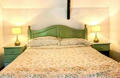 Fivelanes Cottage | 3 bedroom accommodation in Launceston