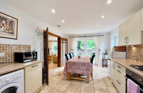 Atworth Cottage | 3 bedroom accommodation in Atworth, Near Melksham