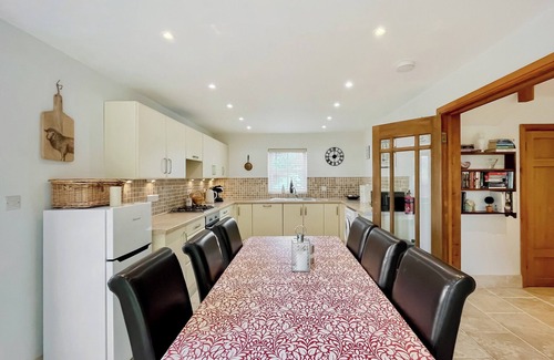 Atworth Cottage | 3 bedroom accommodation in Atworth, Near Melksham