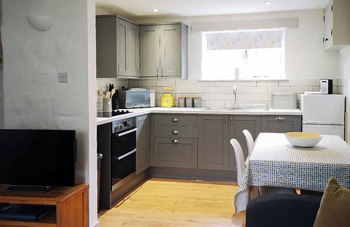 Redruth Cottage | 3 bedroom accommodation in Mawla, near Porthtowan