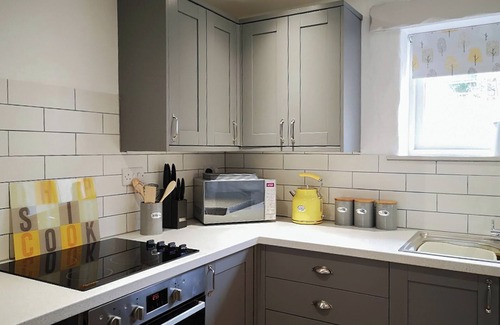 Redruth Cottage | 3 bedroom accommodation in Mawla, near Porthtowan