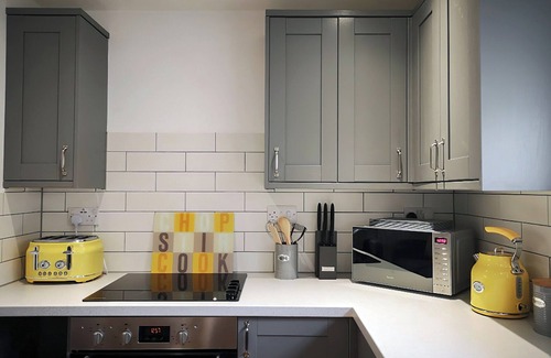 Redruth Cottage | 3 bedroom accommodation in Mawla, near Porthtowan