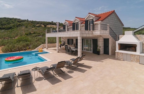 Povlja House | 3 bedroom accommodation in Povlja