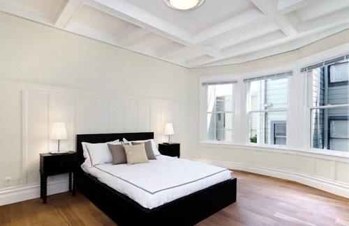 Russian Hill Apartment | 3 Bedroom Apartment L-560903 by Houzlet
