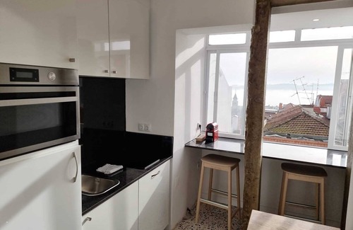 Misericordia Apartment | 3 Bedroom Apartment, Historical Center, Beautiful Tejo River View