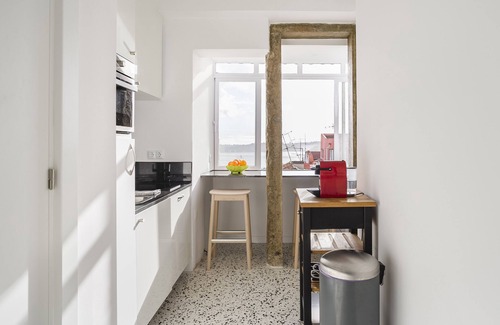 Misericordia Apartment | 3 Bedroom Apartment, Historical Center, Beautiful Tejo River View