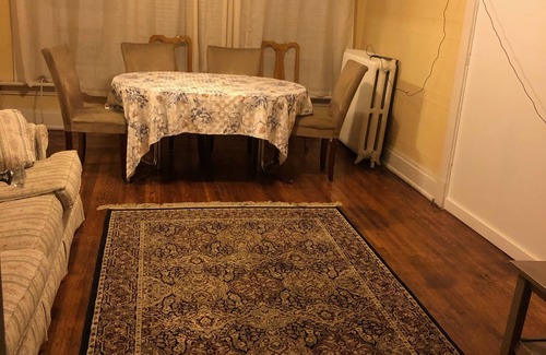 Clifton Apartment | 3 Bedroom Apartment in Old Town Clifton, steps away from the Zoo