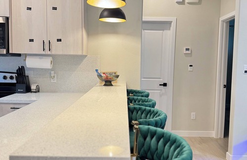 Mission Apartment | 3-bedroom apartment with Free WiFi/parking and big backyard