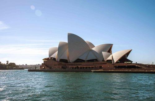 Pyrmont Apartment | 3 Bedroom Apartment with Parking and Pool Access