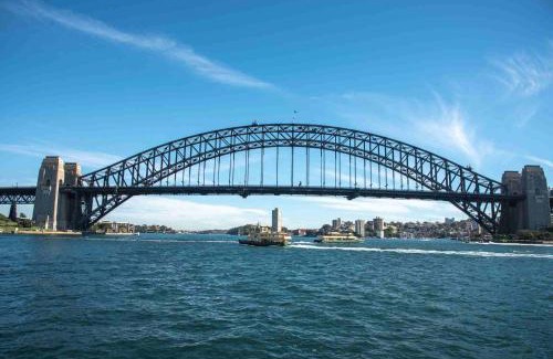 Pyrmont Apartment | 3 Bedroom Apartment with Parking and Pool Access