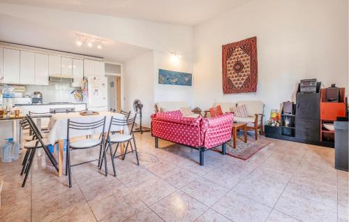 Can Carbonell House | 3 Bedroom Awesome Home In Can Carbonell