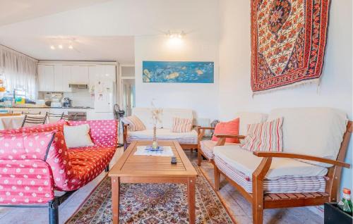 Can Carbonell House | 3 Bedroom Awesome Home In Can Carbonell