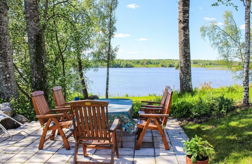 Orebro County House | 3 bedroom awesome home in örebro