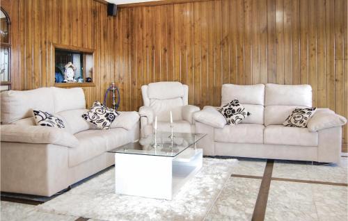 Condres House | 3 Bedroom Awesome Home In Antromero