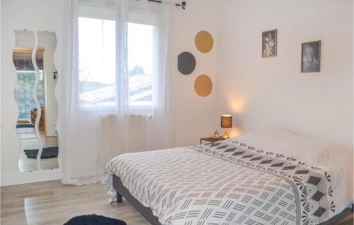 Boulazac-Isle-Manoire House | 3 Bedroom Awesome Home In Atur