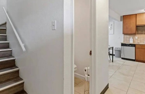 Airport Township House | 3-bedroom building in serene Saint Ann with WiFi, AC