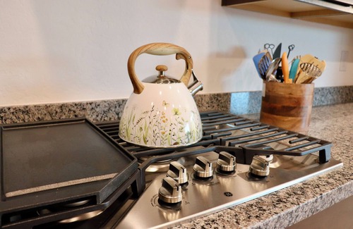 Surprise House | 3-bedroom building in phenomenal Surprise with WiFi, AC