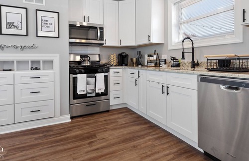 Westchester House | 3-bedroom building in lovely Westchester with AC, WiFi. Enjoy your stay