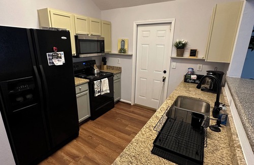 Union City House | 3-bedroom bungalow in peaceful Union City with AC, WiFi