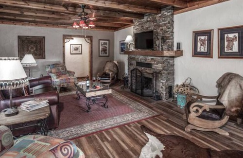 Ruidoso House | 3 Bedroom Cabin - Sleeps 6