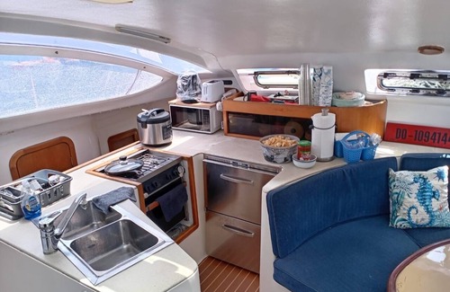 Marathon Boat Rental | 3 bedroom Catamaran Sailboat in delightful Marathon W/AC - Vacation on the move