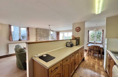 Loddiswell Apartment | 3 bedroom character property
